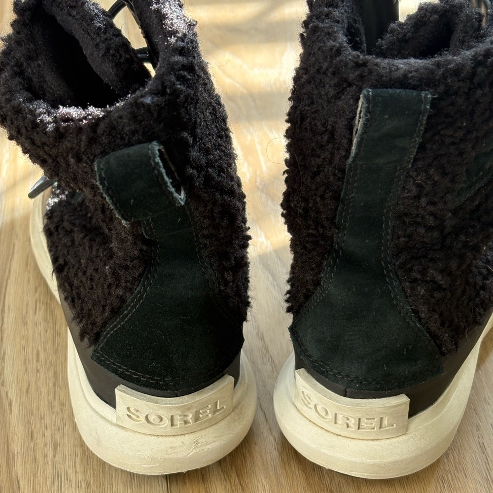 Sorel - Girls Explorer Cozy Cold-Weather Boots - Black & White - Size 5 - Picture 6 of 9